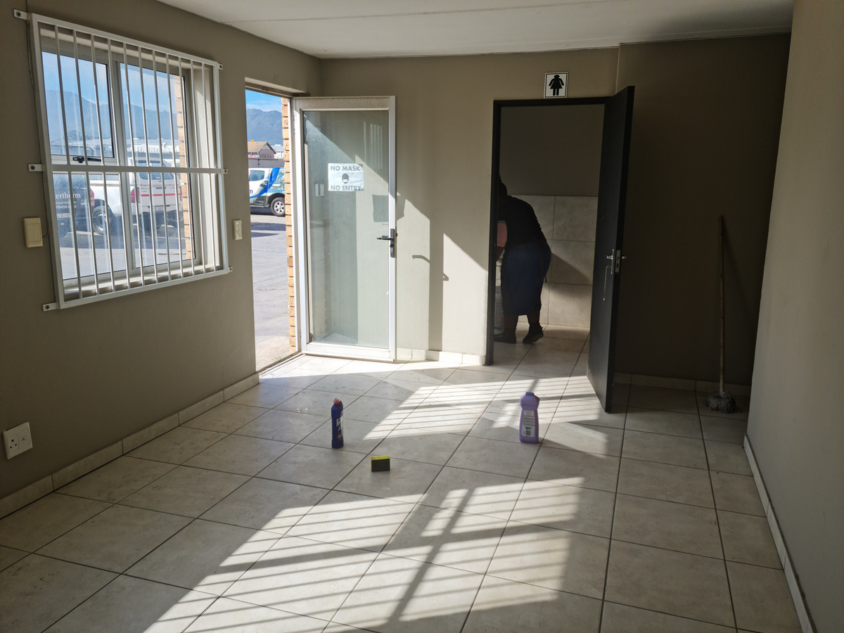 To Let commercial Property for Rent in Broadlands Western Cape